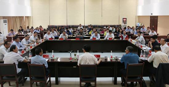 省國(guó)資委黨委副書記、副主任陳志忠 在青海物產(chǎn)集團(tuán)講專題黨課