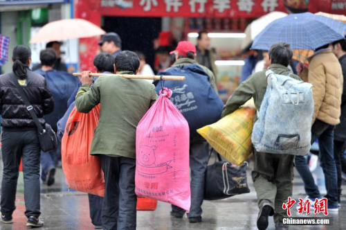 聚焦春節(jié)&ldquo;恐歸族&rdquo;：近鄉(xiāng)情怯，恐懼何來？(圖)