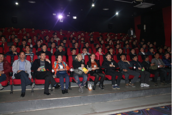 青物集團黨委集中組織觀看優(yōu)秀紀錄片《厲害了，我的國》